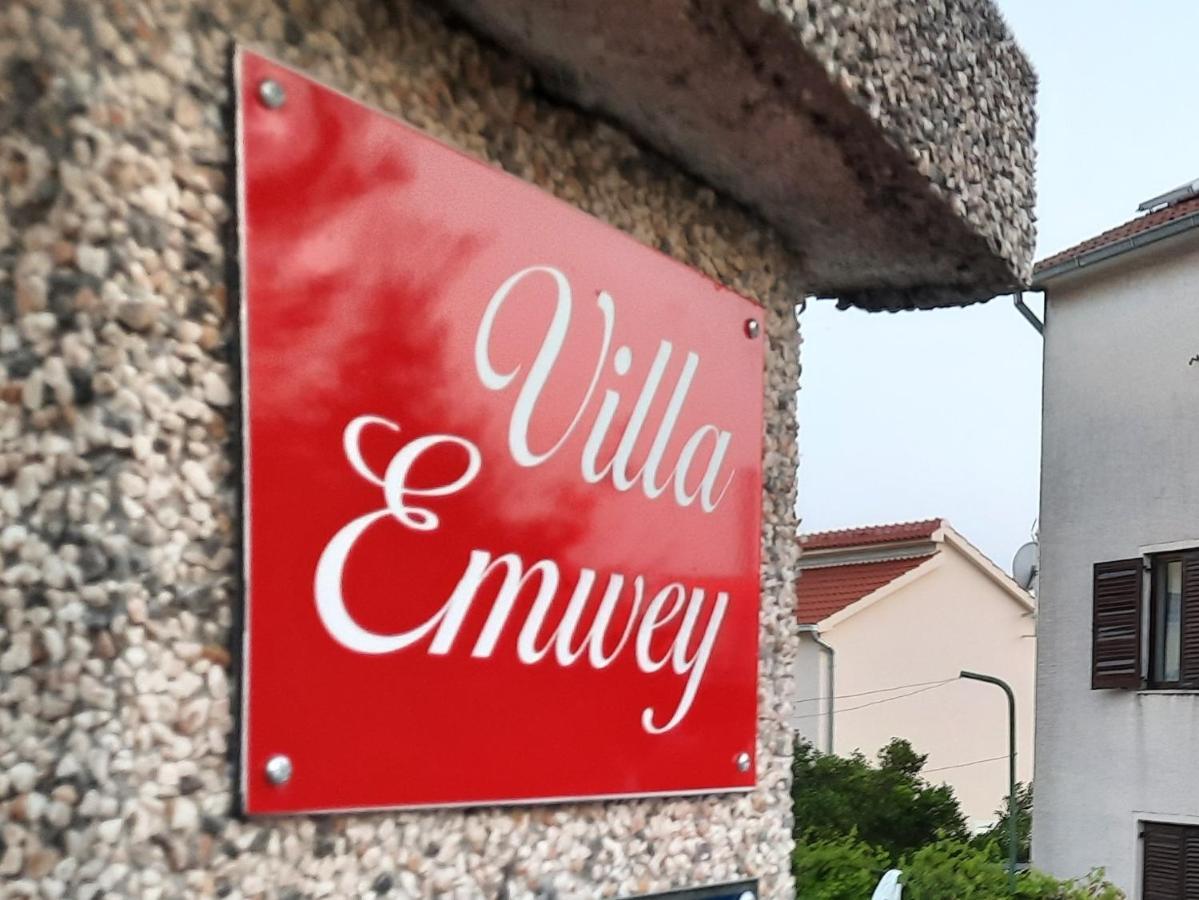 Studio-Appartements Emwey Trogir Exterior foto